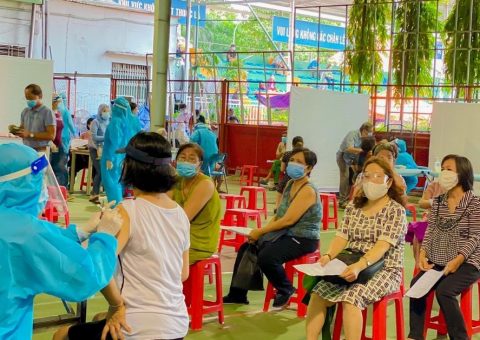 Khi nào TP.HCM triển khai tiêm vaccine Covid-19 mũi 2 cho người dân?