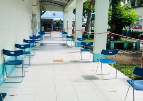 Điểm tiêm Covid-19 ở TP.HCM vắng tanh khi thực hiện “ai ở đâu ở yên đó”