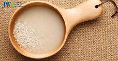 Cách làm trắng da bằng nước vo gạo an toàn tại nhà