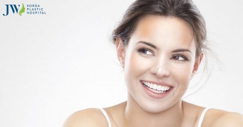 Nâng mũi có được cười không? Cách để có nụ cười tự tin sau nâng mũi