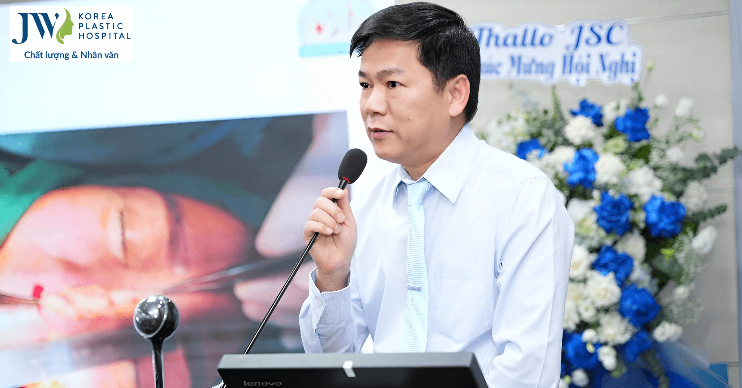 Bác sĩ Tú Dung đào tạo bác sĩ trẻ giải phẫu mũi nâng cao