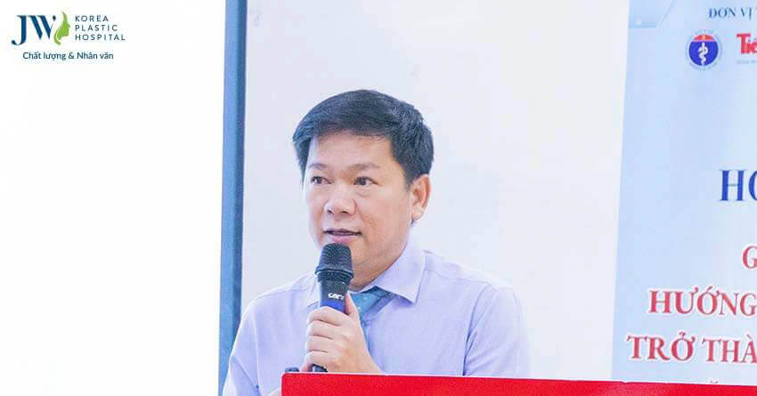 500 sinh viên Y Đại học Hồng Bàng ấn tượng mạnh bởi thành tựu Phẫu thuật hàm mặt của JW