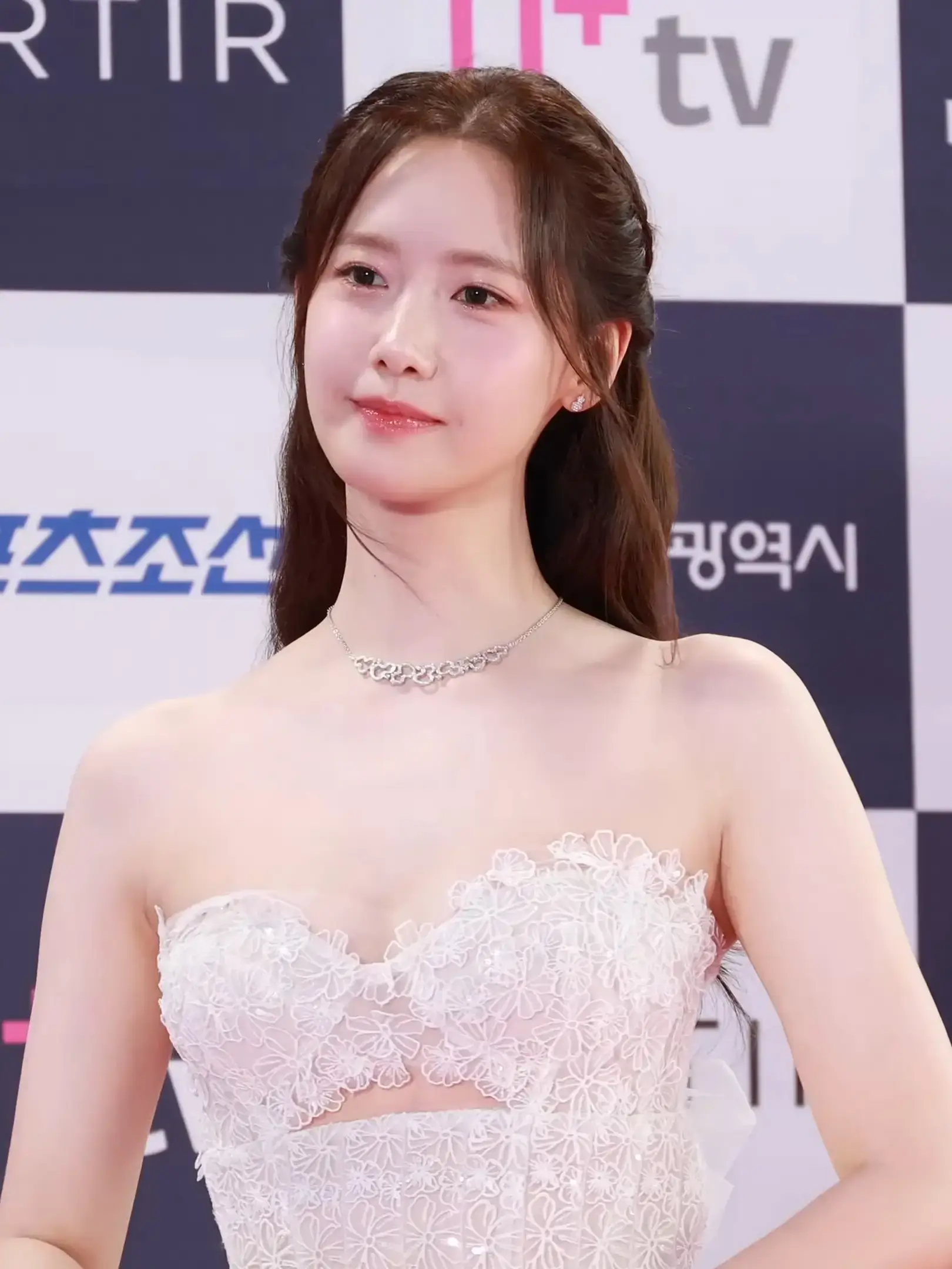 yoona-hinh-anh-benh-vien-jw