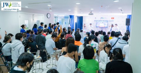 Khoa Răng Hàm Mặt Bệnh viện JW “bốc cháy” vì sức nóng 1000 học sinh và phụ huynh