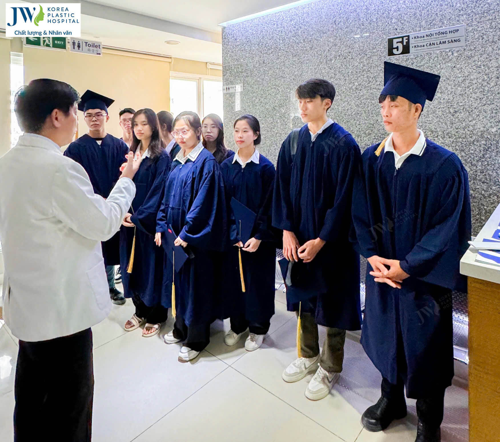 bac-si-tu-dung-dat-sinh-vien