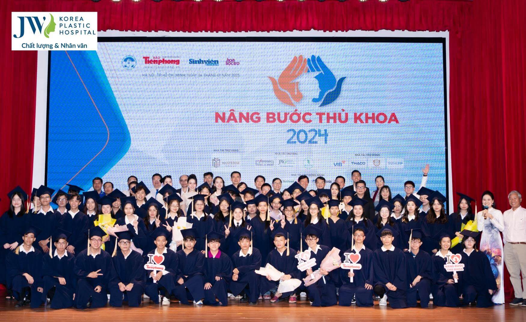 nang-buoc-thu-khoa-2024