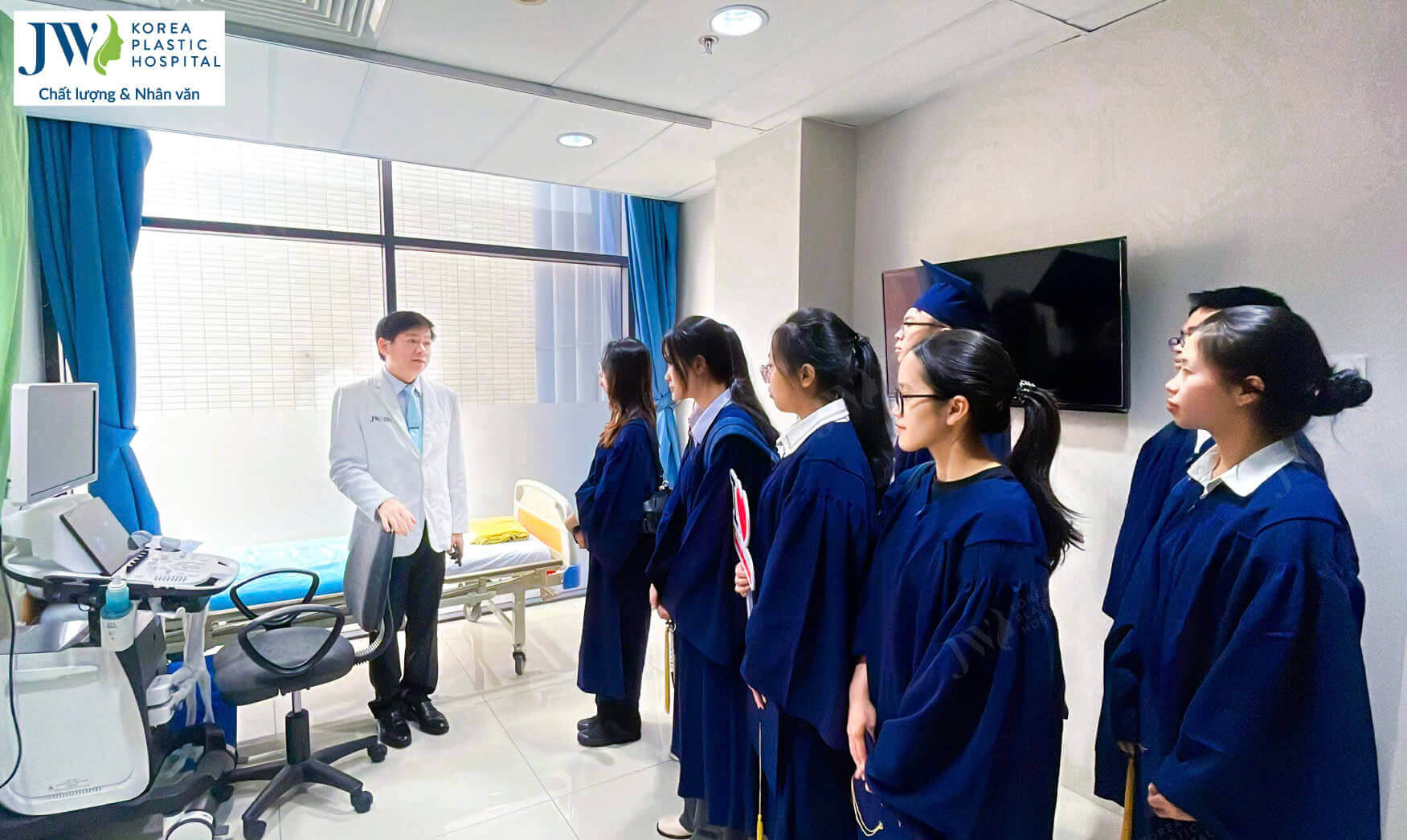 sinh-vien-tham-quan-lau-5