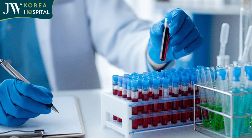 lấy máu tiến hành sinh thiết ctDNA 