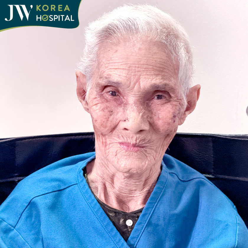 Cụ bà 100 tuổi khác lạ sau 7 ngày cắt khối u tại Bệnh viện JW