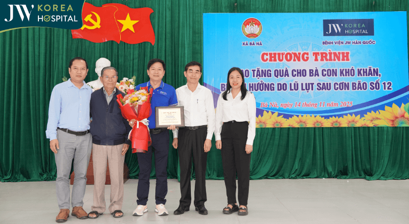 bác sĩ tú dung được tặng bằng khen của xã bà nà