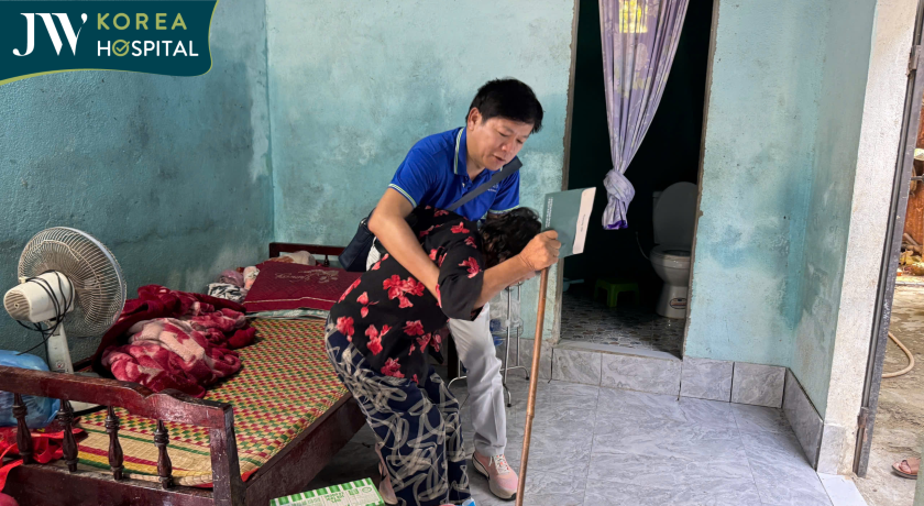 Bác sĩ Tú Dung thương cảm trước hoàn cảnh của bà con miền Trung