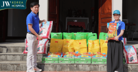 Bệnh viện JW hỗ trợ 600 hộ dân sau bão lũ