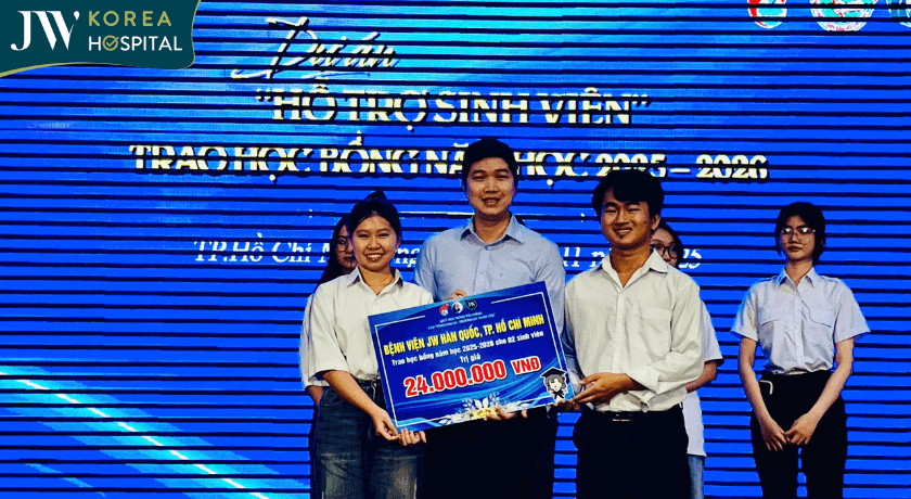 buổi lễ trao học bổng cho sinh viên Y khoa