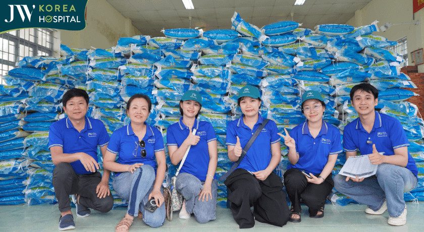 đoàn JW đã sẵn sàng trao quà cho bà con Phú Yên