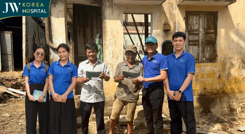 hỗ trợ hoàn cảnh có nhà sập sau bão lũ