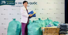 Bệnh viện JW quyên góp quần áo cũ cho bà con Phú Yên sau lũ