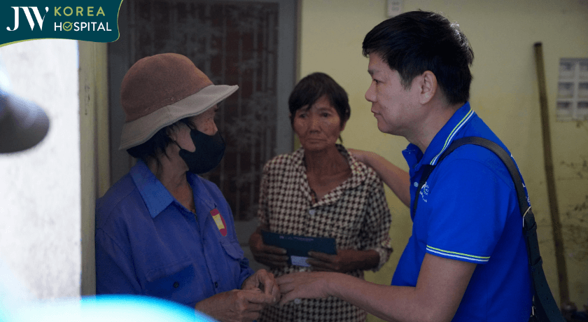 Bác sĩ Tú Dung hỗ trợ cho người có hoàn cảnh khó khăn