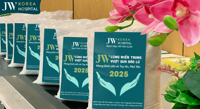 nhưng bao gạo 10kg được JW chuẩn bị cho người dân