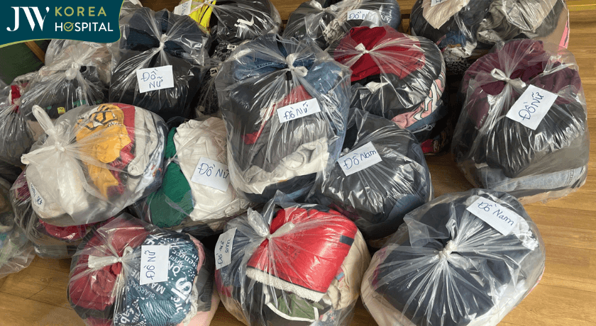 quần áo được phân loại rõ ràng ngăn nấp trước khi tới tay bà con