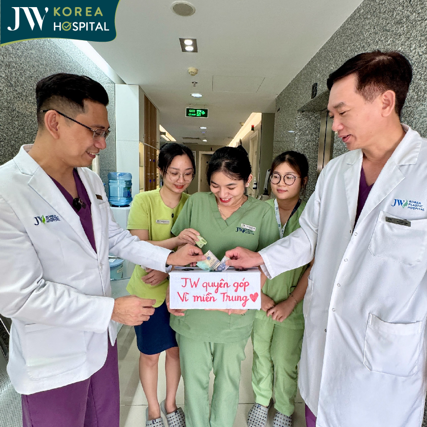 Toàn thể nhân viên bệnh viện JW đồng lòng hướng về miền Trung thân yêu sau cơn bão số 13