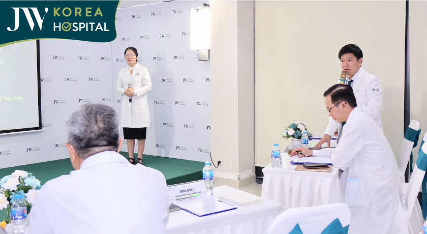 Bác sĩ khoa Gây mê Hồi sức bệnh viện JW báo cáo đề tài nghiên cứu tại hội nghị tổng kết và thẩm định đề tài nghiên cứu khoa học 