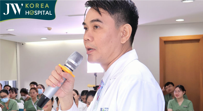 bác sĩ Khoa nội tham dự hội nghị tổng kết và thẩm định đề tài nghiên cứu khoa học với tư cách là báo cáo viên