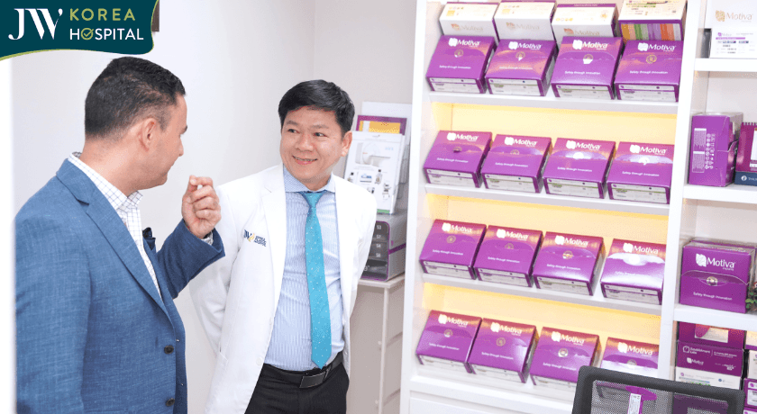 bác sĩ Tú Dung trong buổi lễ chuyển giao công nghệ Nâng ngực Preservé Motiva