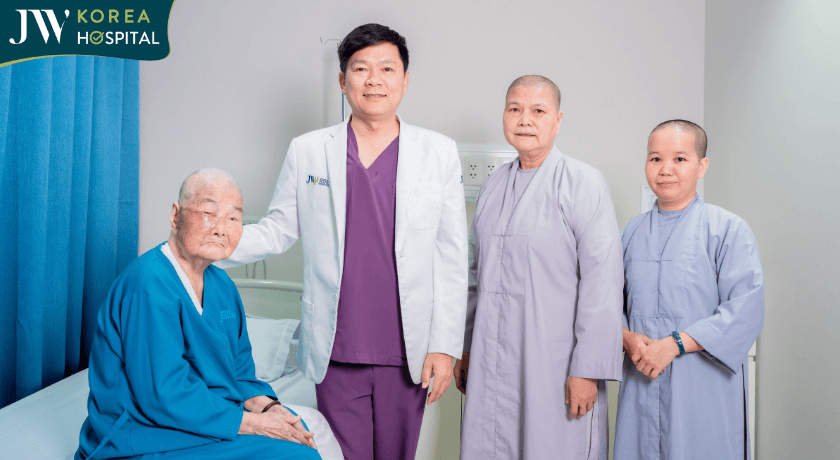 Cụ bà 93 tuổi đến tái khám cắt khối U máu nguy hiểm tính mạng