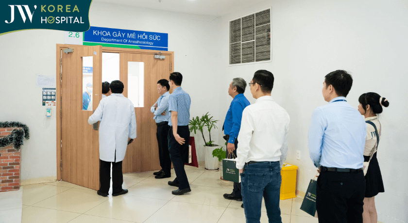 đoàn bác sĩ JW được tham quan khoa Gây mê hồi sức bệnh viện ung bướu