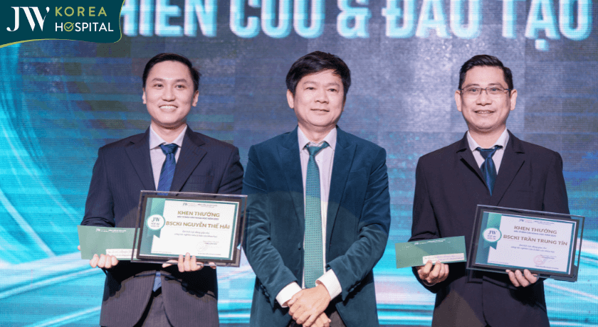 bác sĩ có đóng góp công tác nghiên cứu và báo cáo khoa học