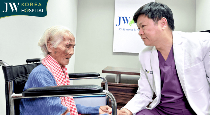 bác sĩ Tú Dung nhận lời cắt khối U máu cho cụ bà