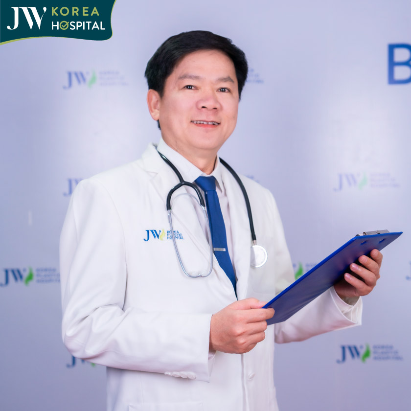 Bác sĩ Tú Dung luôn gìn giữ “hồn cốt” của y đức trong phẫu thuật thẩm mỹ