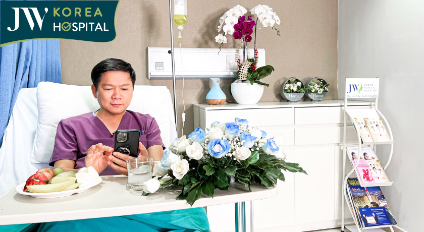 Bác sĩ Tú Dung truyền liệu trình JW Wellness phục hồi sinh học, sống khỏe và bền vững tại Bệnh viện JW