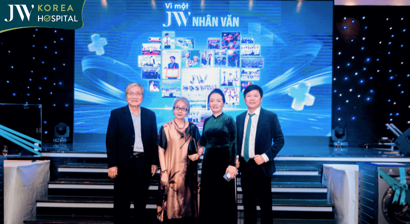 bác sĩ tú dung và giáo sư bác sĩ thầy thuốc nhân dân Nguyễn Chấn Hùng