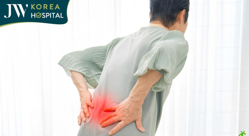 Sau tuổi 50 nhiều người gặp phải tình trạng đau nhứt, cơ thể mệt mỏi, uể oải 