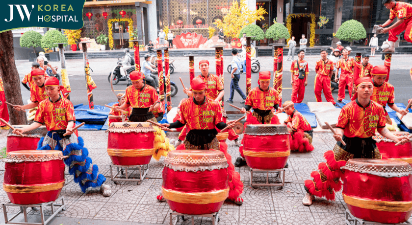 bài trống mở màn cho đoàn lân xuất hiện