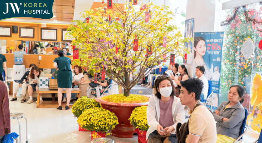 Sảnh bệnh viện JW được trang trí chỉnh chu