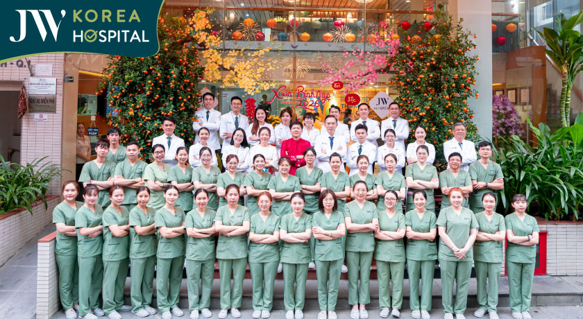 Tập thể bác sĩ, điều dưỡng, hộ lý tại Bệnh viện JW Hàn Quốc