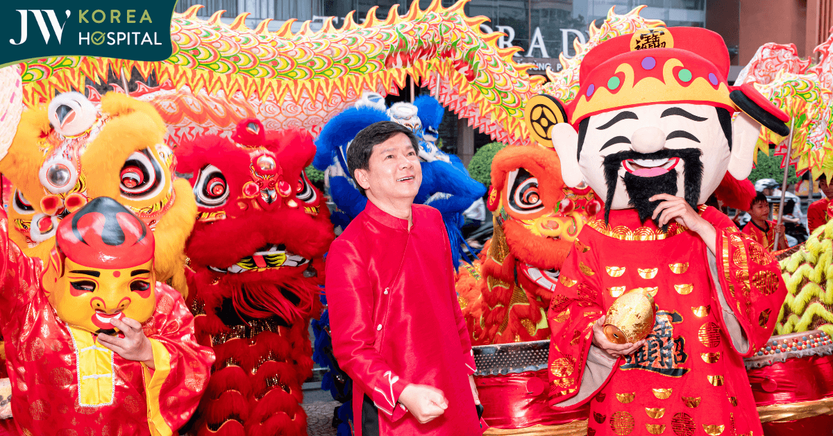 Bệnh viện JW rộn ràng múa lân khai xuân ngày Vía Thần Tài 2026