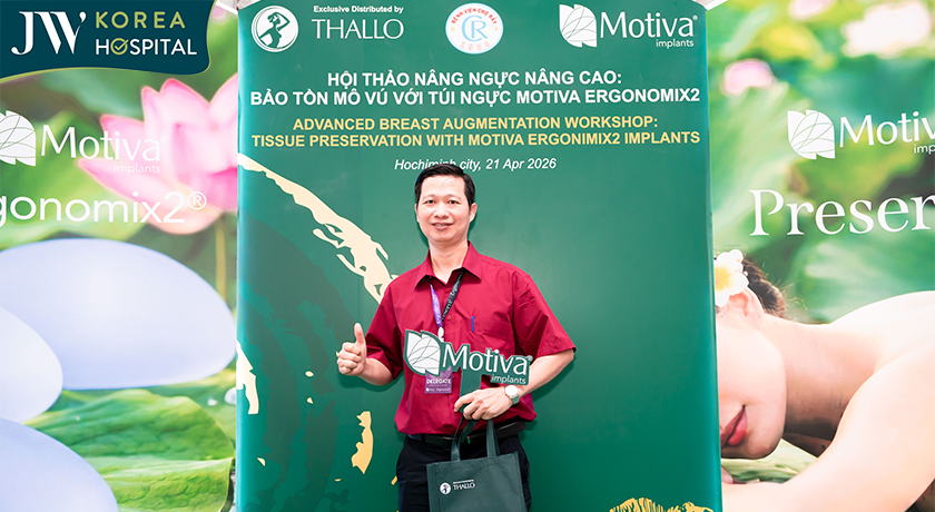 Bác sĩ JW tại hội nghi nâng ngực motiva