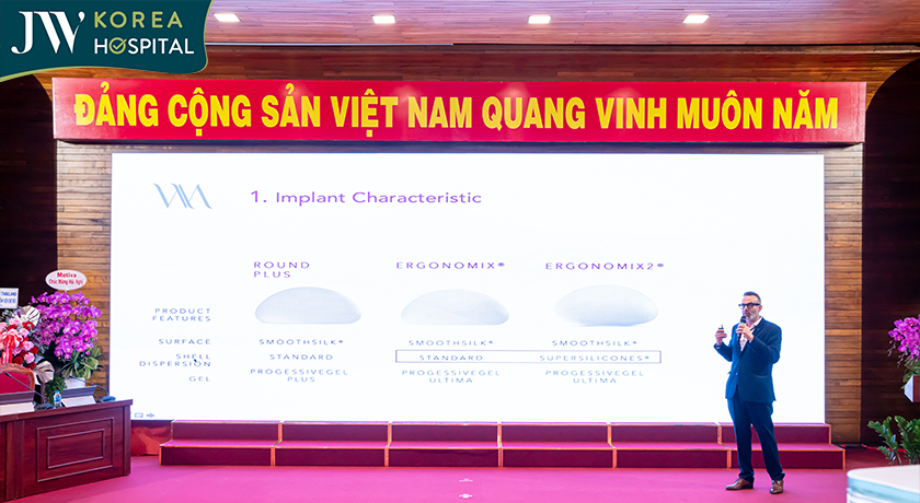 Chuyên gia đến từ thương hiệu Motiva giới thiệu về các dòng túi