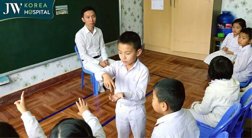 Lớp học ngôn ngữ kí hiệu