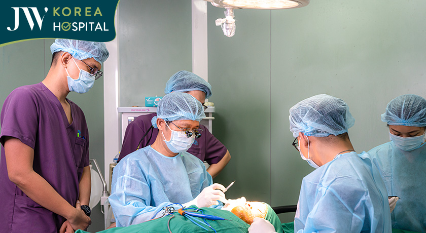 Bệnh viện JW phẫu thuật u sợi thần kinh của chị Phương