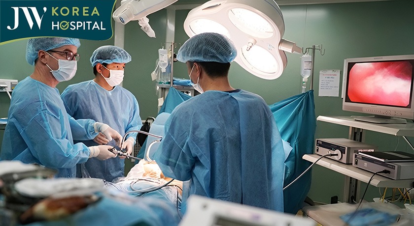 Phẫu thuật nâng ngực nội soi AI tại bệnh viện JW 