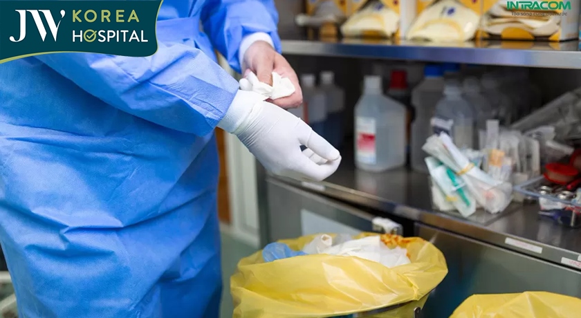 Rác thải y tế phải được thu gom và xử lý đúng quy định 