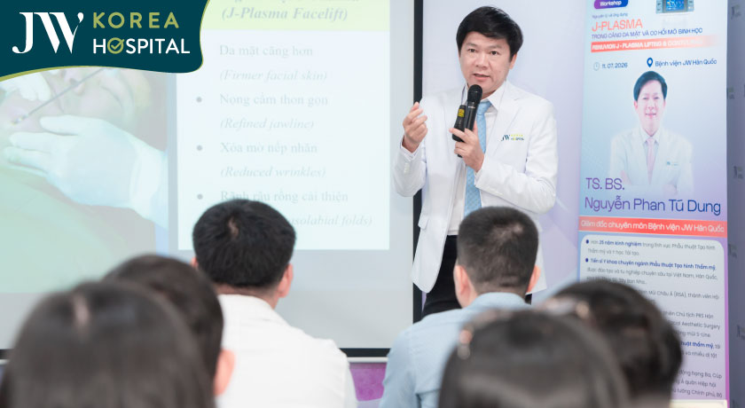 Bác sĩ Tú Dung phát biểu trong lễ ký kết chuyển giao công nghệ J-Plasma, đánh dấu bước tiến mới của Bệnh viện JW