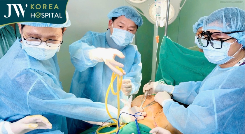 Bác sĩ Tú Dung xử lý ca biến chứng ngực phức tạp với hệ thống mô viêm, xơ hóa sau nhiều năm tiêm chất làm đầy không rõ nguồn gốc