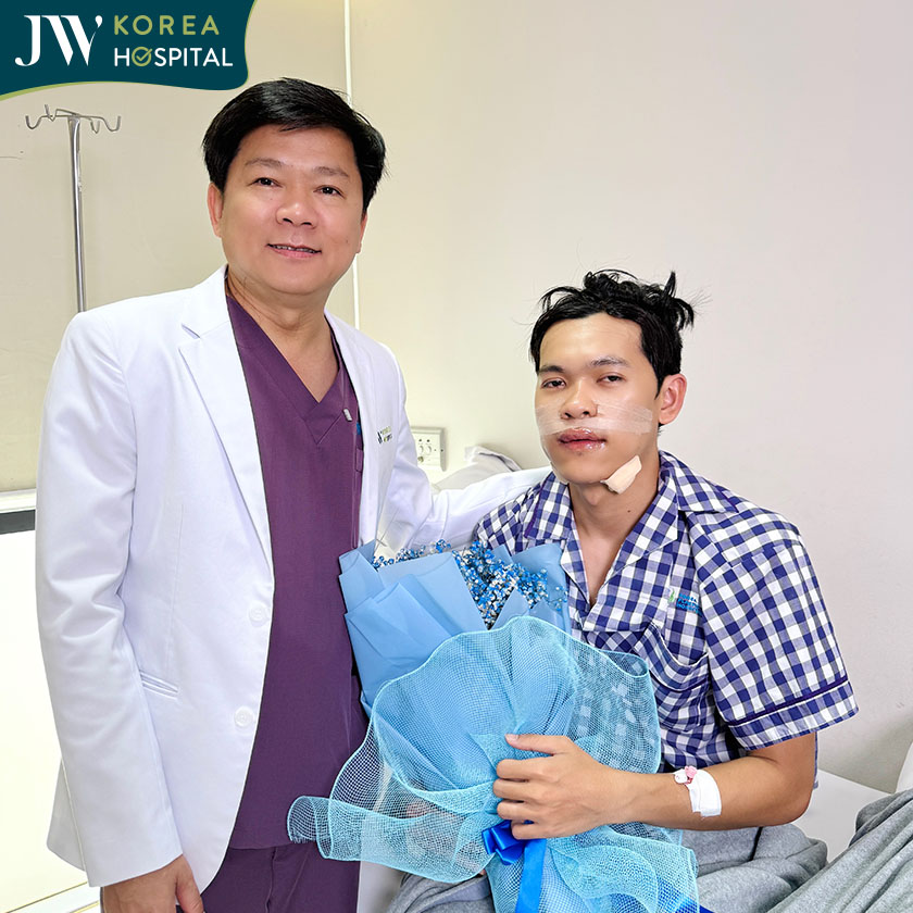 Gương mặt cân đối của Soda Camp sau ca phẫu thuật hàm tại Bệnh viện JW