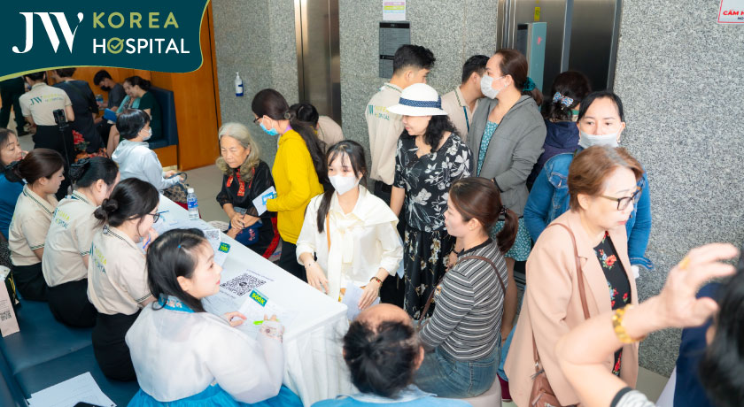 Không gian 10 tầng lầu Bệnh viện JW nhộn nhịp trong Đại tiệc Sinh nhật 26 năm