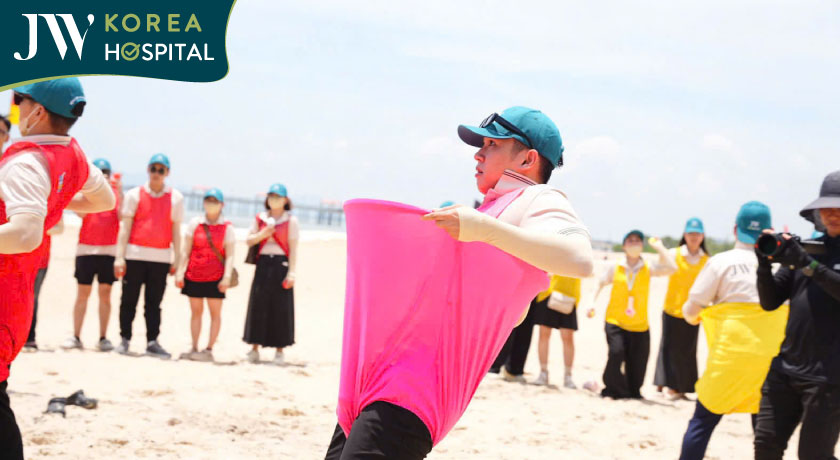 Nhân viên Bệnh viện JW phối hợp vượt qua thử thách trong chương trình Teambuilding 2026